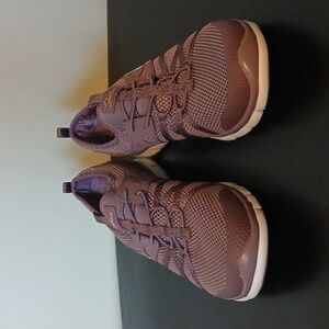 NWOT Skechers  Knit Sneakers Size 8